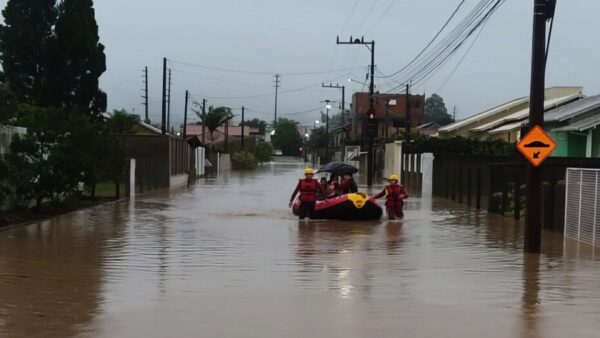 Duas mortes foram confirmadas em Rio do Oeste e Palmeira em decorrência das chuvas. Foto: CBMSC