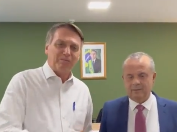 Bolsonaro ao lado de Rogério Marinho. Foto: Reprodução.