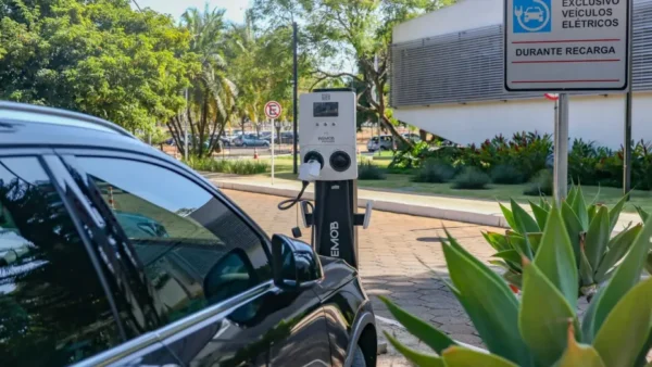 Carros elétricos terão imposto de importação cobrados. Foto: José Cruz/Agência Brasil