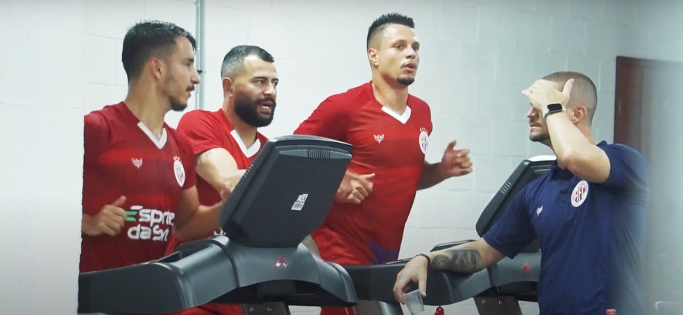 América-RN inicia avaliação física; Matheuzinho, João Lucas e Rafinha se apresentaram — Foto: Reprodução/TV Mecão
