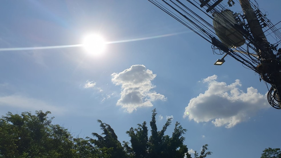 Termômetros registram 40,9 ºC em Caicó, maior temperatura em 28 anos — Foto: Júlia Guimarães/g1