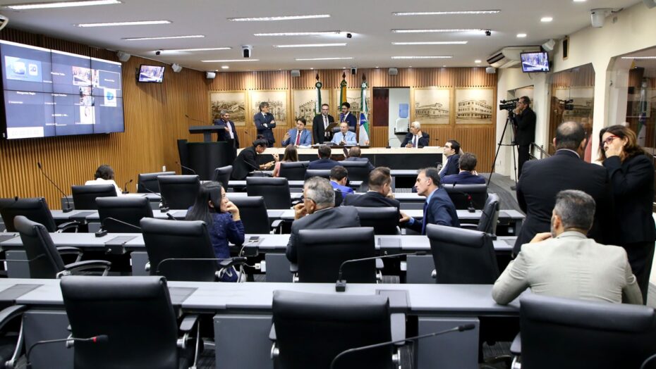 Texto encaminhado pelo Executivo e aprovado na Câmara assegura a continuidade dos serviços prestados pelos professores temporários em Natal - Foto: Verônica Macêdo/CMN