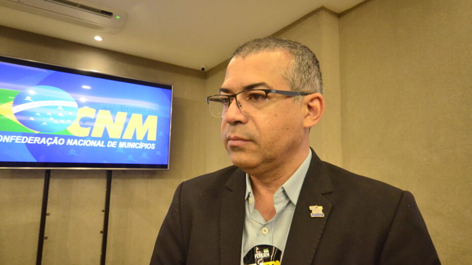 Luciano Santos fala sobre 13° salário. Foto: José Aldenir/AGORA RN