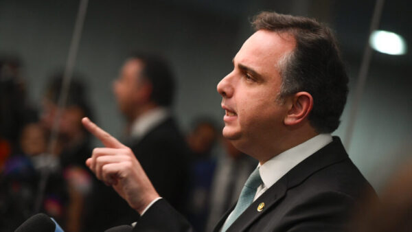 Presidente do Senado, Rodrigo Pacheco (PSD-MG), em entrevista coletiva concedida ontem - Foto: Marcos Oliveira / Senado