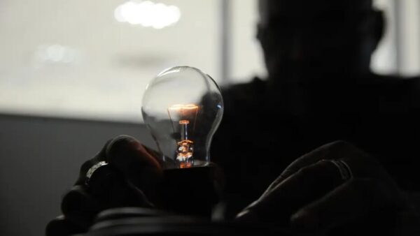 Projeto Luz Para Todos pretende beneficiar mais 500 mil famílias até 2026. Foto: Marcello Casal Jr/Agência Brasil