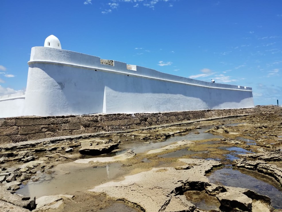 Obra de pintura do Forte dos Reis Magos é concluída após pichação — Foto: Cedida