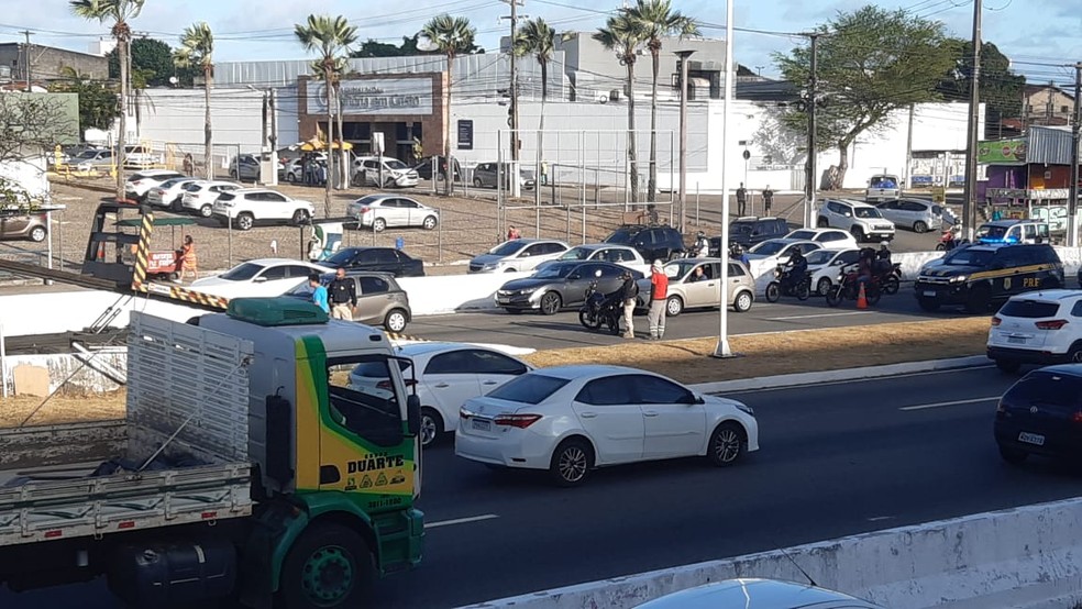 Motociclista morre em acidente na BR-101 em Natal — Foto: Sérgio Henrique Santos / Inter TV Cabugi