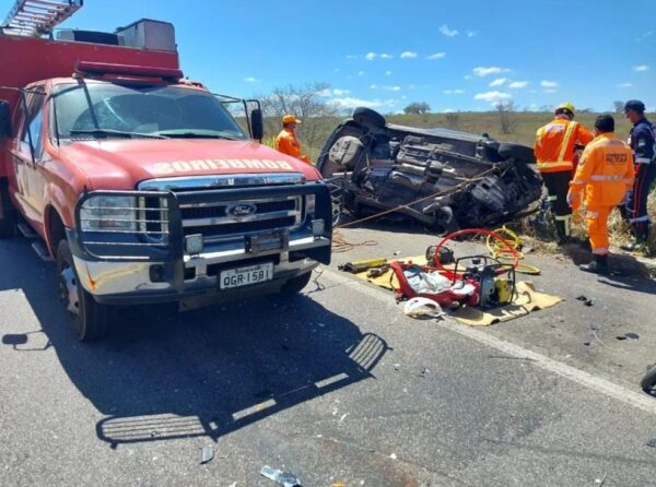 Duas pessoas morrem e três ficam feridas em acidente no interior do RN — Foto: Corpo de Bombeiros
