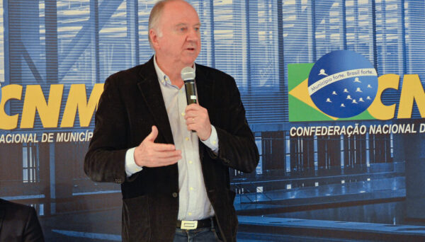 Presidente da Confederação Nacional de Municípios (CNM) Paulo Ziulkoski / Foto: CNM