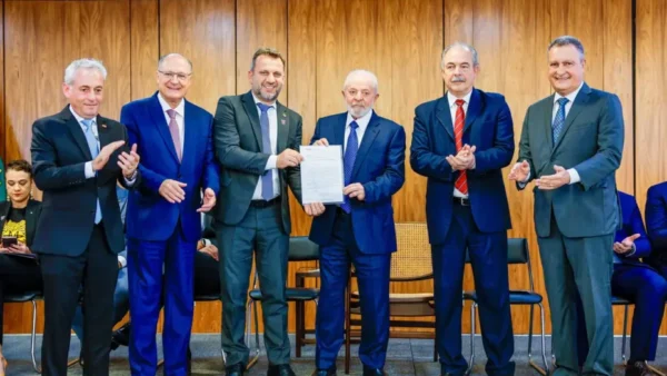 Para Lula, a decisão de realizar empréstimos também é política / Foto: Ricardo Stuckert