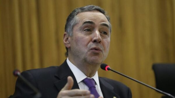 Ministro do STF, Luís Roberto Barroso. Foto Roberto Jayme / ASCOM / TSEoriginal: (https://www.poder360.com.br/justica/valor-do-stf-nao-pode-ser-aferido-em-pesquisa-diz-barroso/) © 2023 Todos os direitos são reservados ao Poder360, conforme a Lei nº 9.610/98. A publicação, redistribuição, transmissão e reescrita sem autorização prévia são proibidas.