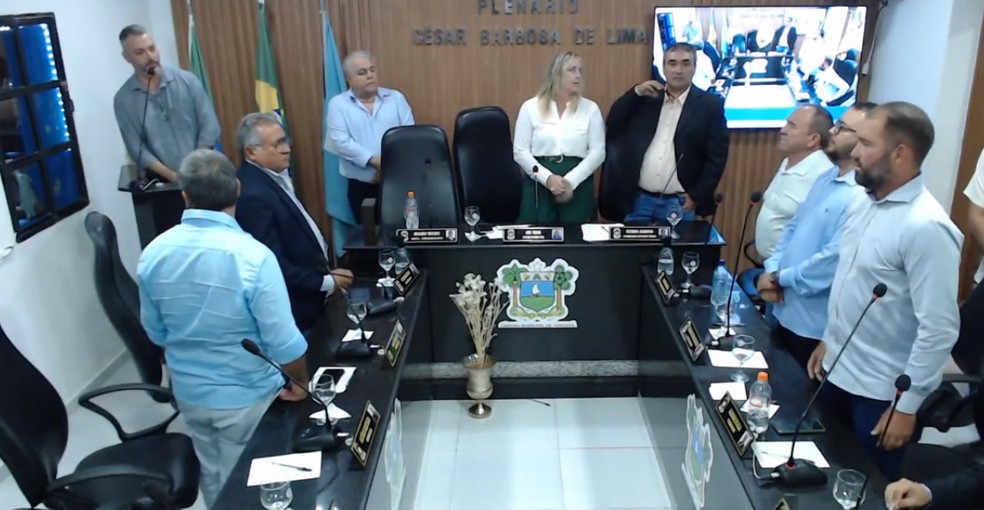 Vice é empossado como prefeito de Tangará, RN, após afastamento de Dr. Airton — Foto: Reprodução
