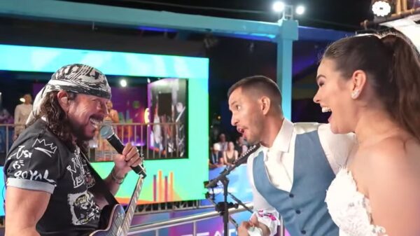 Bell Marques celebra casamento em cima do trio durante o Carnatal — Foto: Reprodução