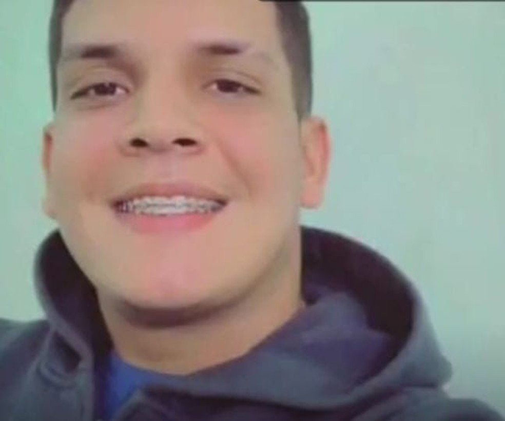 Leonardo Lucas Silva de Carvalho, de 26 anos, morreu após sofrer tiro em confusão entre torcidas organizadas em Natal. — Foto: Reprodução