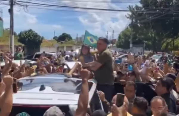 Filhos de Bolsonaro comentam encontro do pai em Parnamirim. Foto: Reprodução.