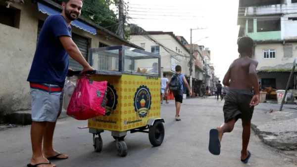 Segundo IBGE, situação de pobreza cai para 31,6%. Foto: Tânia Rego/Agência Brasil