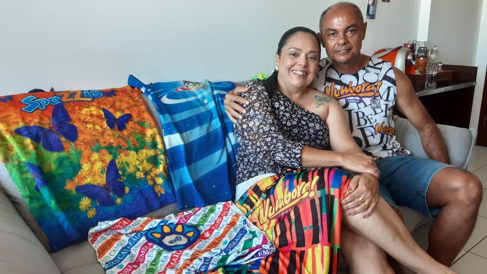 Casal fã de Bell Marques participa do Carnatal há 30 anos: ‘A gente se sente parte’ — Foto: Sérgio Henrique Santos / Inter TV Cabugi