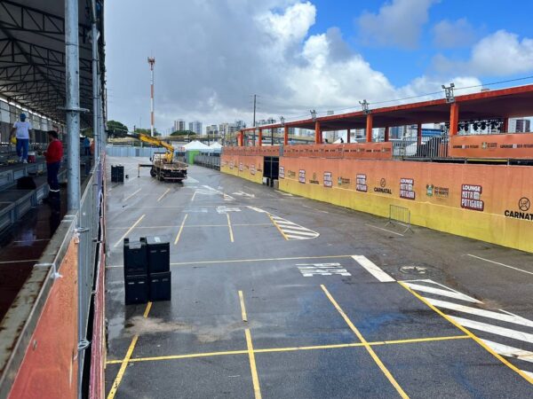 Estrutura do Carnatal 2023 foi vistoriada por técnicos do Corpo de Bombeiros e do CREA. — Foto: Foto: Vinicius Marinho/Inter TV Cabugi