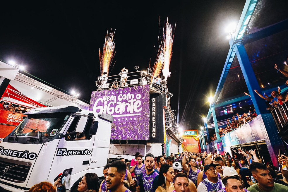 Bloco do Gigante, com Leo Santana, no Carnatal — Foto: Luana Tayze