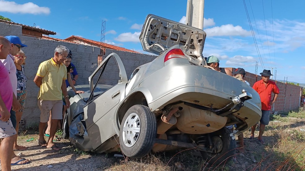 Jovem morreu após capotar carro e bater em poste no interior do RN — Foto: PM/Cedida