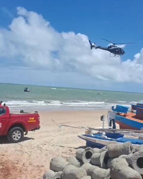 Bombeiros fazem buscas por jovem que se afogou durante banho de mar no litoral Norte do RN — Foto: Reprodução/Redes sociais