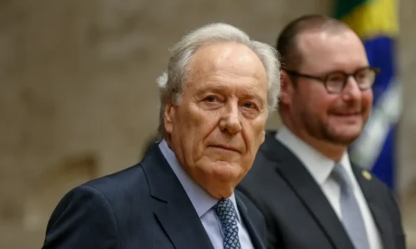 Brasília (DF), 08/01/2024, O Supremo Tribunal Federal (STF) inaugura a exposição Após 8 de janeiro: Reconstrução, memória e democracia. A mostra é em alusão ao atentado criminoso que vandalizou órgãos e instalações públicas no dia 8 de janeiro de 2023. Na foto o ex ministro do Supremo, Ricardo Lewandowski. Foto: Jose Cruz/Agência Brasil