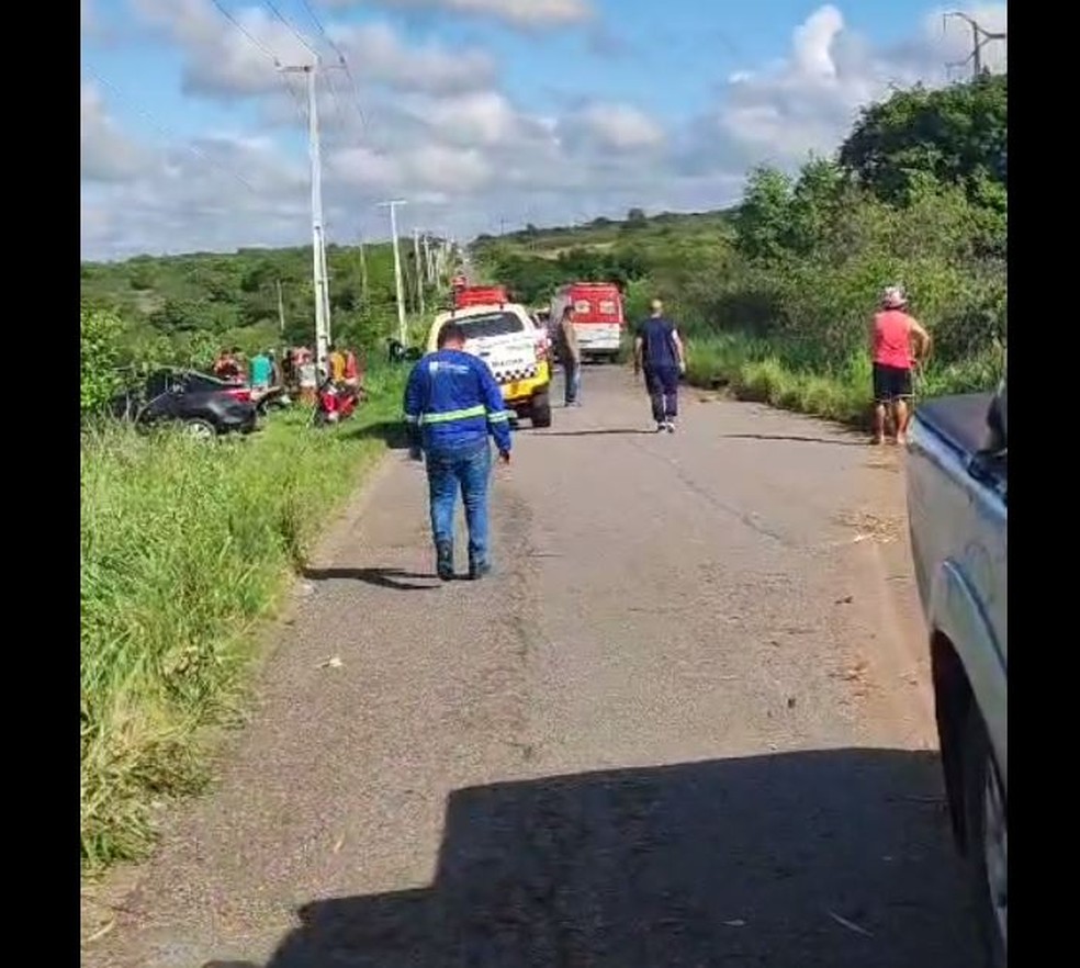 Acidente aconteu na manhã desta segunda-feira (8) — Foto: Reprodução