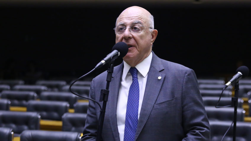 Fotografia colorida de Arnaldo Jardim.