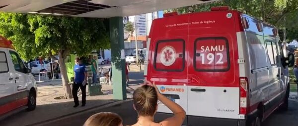 Torcedores foram socorridos para o Hospital Tarcísio Maia — Foto: Blog Passando na Hora/Reprodução/Cedido