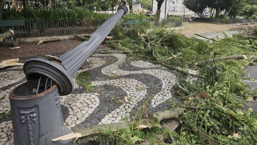 estragos da chuva em Porto Alegre