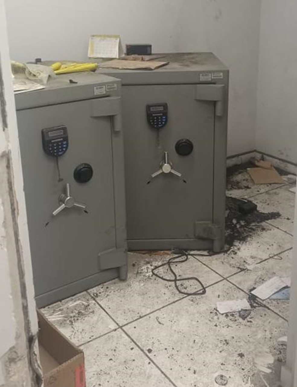 Criminosos arrombaram cofre com maçarico, em agência bancária do RN — Foto: Cedida
