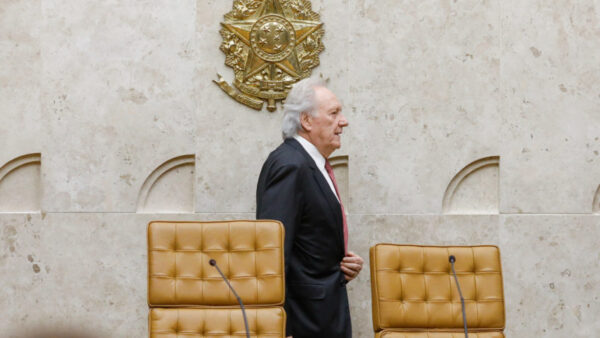 O ministro Ricardo Lewandowski no plenário do STF
