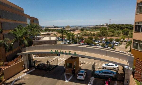 Serão selecionados especialistas em regulação e vigilância sanitária | Foto: Rafa Neddermeyer/Agência Brasil