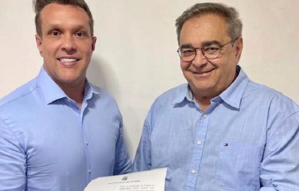 Eriko Jácome ao lado do prefeito Álvaro Dias / Foto: divulgação