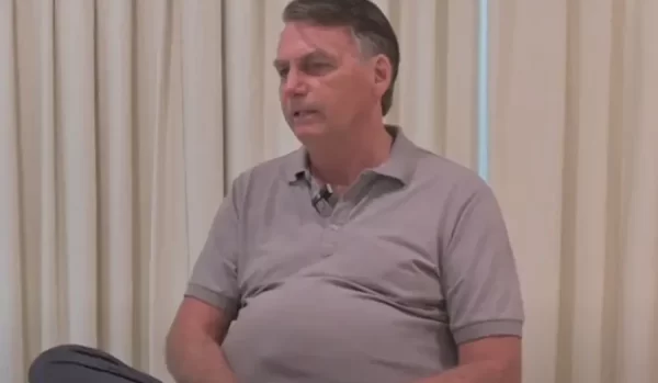 Bolsonaro diz que nordestinos saem para outras regiões por falta de oportunidade no Nordeste. Foto: Reprodução