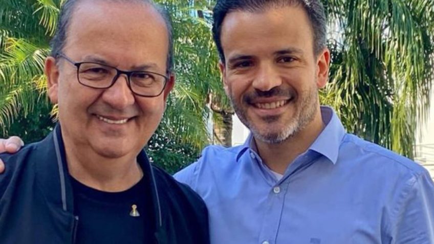 O governador de Santa Catarina (esq.), Jorguinho Mello (PL), ao lado do filho, Filipe Mello, novo secretário da Casa Civil do Estado | Reprodução