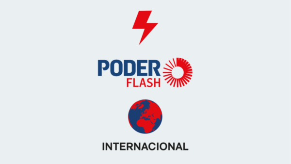 A imagem mostra o símbolo de um raio, uma referência à palavra "flash", o logotipo do Poder Flash e um símbolo de um globo terrestre, remetendo à área de internacional.