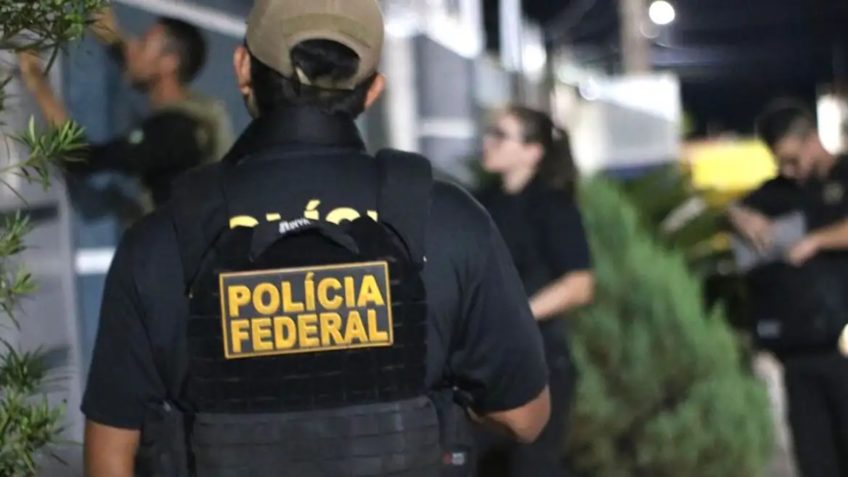 Agentes da Polícia Federal