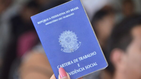 Salário mínimo tem reajuste para 2024. Foto: José Aldenir/Agora RN.