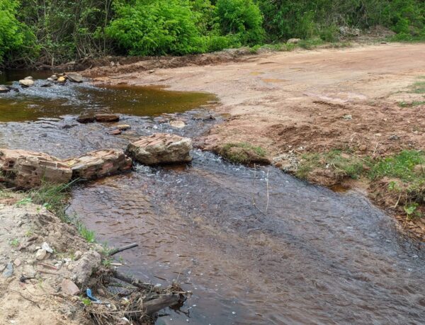 Ponte do Vigário, em Macaíba, está interditada desde o dia 27 de novembro de 2023, quando fortes chuvas atingiram o RN — Foto: Cedida