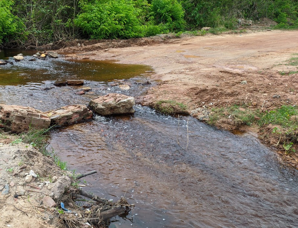 Ponte do Vigário, em Macaíba, está interditada desde o dia 27 de novembro de 2023, quando fortes chuvas atingiram o RN — Foto: Cedida