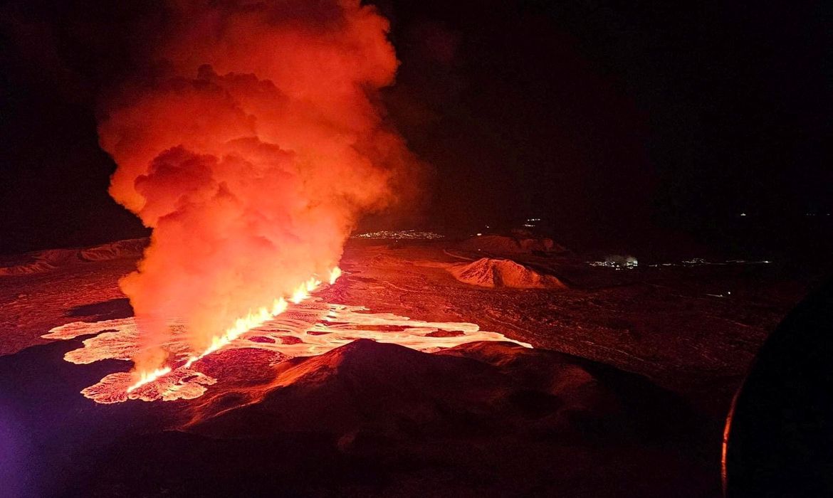 Vulcão em Reykjanes, na Islândia
8/2/2024   Divulgação via REUTERS