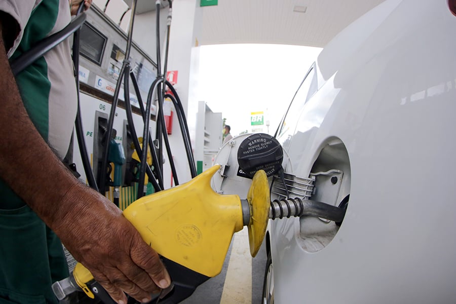 Etanol é mais competitivo em relação à gasolina em seis Estados e no DF | Foto: Alex Régis/ Tribuna do Norte