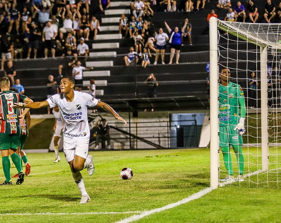ABC vence Baraúnas no Frasqueirão — Foto: Alexandre Lago