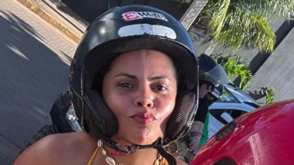 Larissa Josefa tem 29 anos de idade e está internada desde o acidente — Foto: Reprodução