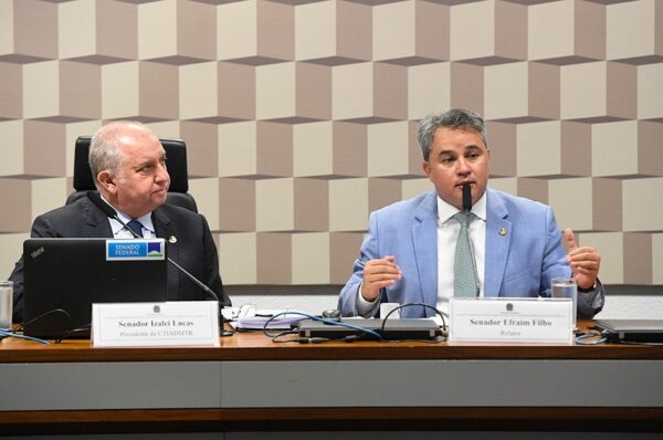 Mesa:
presidente da CTIADMTR, senador Izalci Lucas (PSDB-DF);
relator da CTIADMTR, senador Efraim Filho (União-PB) - em pronunciamento.