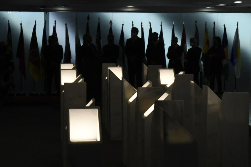 Participam:
senador Fabiano Contarato (PT-ES);
senador Rogério Carvalho (PT-SE);
coordenadora de Direitos Humanos e diálogo inter-religioso da Associação Nacional em Apoio e Defesa dos Direitos das Vítimas da Covid19 - Vida e Justiça, Sueli Aparecida Bellato;
senadora Simone Tebet (MDB-MS);
presidente do Senado Federal, senador Rodrigo Pacheco (PSD-MG);
vice-presidente da CPIPANDEMIA, senador Randolfe Rodrigues (Rede-AP);
relator da CPIPANDEMIA, senador Renan Calheiros (MDB-AL);
senador Humberto Costa (PT-PE);
representante das vítimas da Covid-19, José Mauro Quijada.