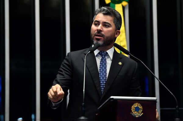 Em discurso, à tribuna, senador Marcos Rogério (PL-RO).