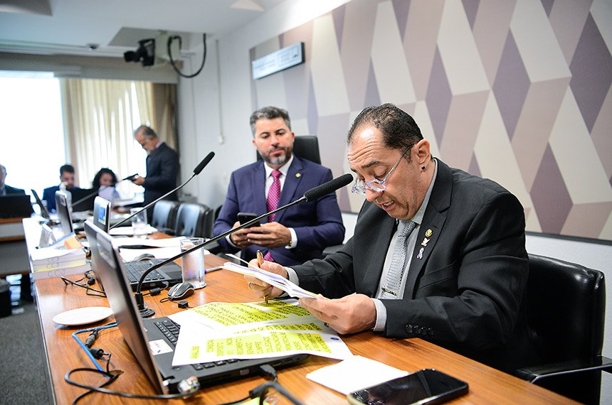 Mesa:
vice-presidente da CCJ, senador Marcos Rogério (PL-RO);
relator do PL 2628/2022, senador Jorge Kajuru (PSB-GO), em pronunciamento.