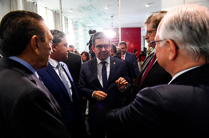 Participam:
ex-senador Edison Lobão;
senador Efraim Filho (União-PB);
líder do governo no Congresso Nacional, senador Randolfe Rodrigues (sem partido-AP);
procurador-geral da República, Paulo Gonet Branco;
vice-presidente do Supremo Tribunal Federal (STF), ministro Edson Fachin.